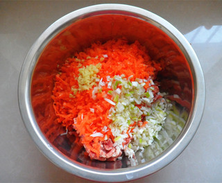 <a href=/shicai/rouqin/YangRou/index.html target=_blank><u>羊肉</u></a>水饺