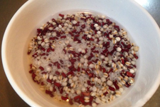 赤<a href=/shicai/mimian/XiaoDou/index.html target=_blank><u>小豆</u></a><a href=/shicai/mimian/YiMi/index.html target=_blank><u>薏米</u></a>粥