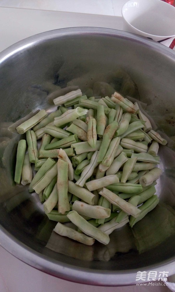 三部教你做妈妈牌<a href=/shicai/mimian/YunDou/index.html target=_blank><u>芸豆</u></a>！超好吃的做法