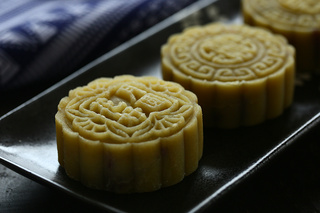 <a href=/shicai/mimian/LvDou/index.html target=_blank><u>绿豆</u></a>糕