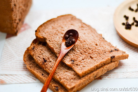 可可<a href=/shicai/mimian/QiaoKeLi/index.html target=_blank><u>巧克力</u></a>豆<a href=/shicai/mimian/TuSi/index.html target=_blank><u>吐司</u></a>