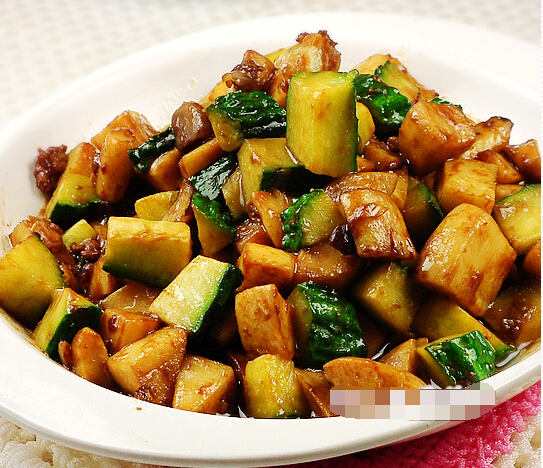 酱爆<a href=/shicai/guopin/Xing/index.html target=_blank><u>杏</u></a>鲍菇怎么做?