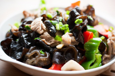 黑<a href=/shicai/shucai/MuEr/index.html target=_blank><u>木耳</u></a>,黑<a href=/shicai/shucai/MuEr/index.html target=_blank><u>木耳</u></a>炒肉