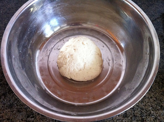 香酥<a href=/shicai/diaoweipin/CongYou/index.html target=_blank><u>葱油</u></a>饼