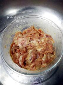 <a href=/shicai/shucai/SiGua/index.html target=_blank><u>丝瓜</u></a>肉汤