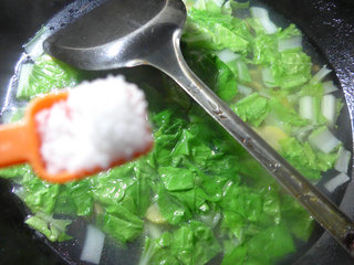 五号菜<a href=/shicai/shucai/CanDou/index.html target=_blank><u>蚕豆</u></a>汤