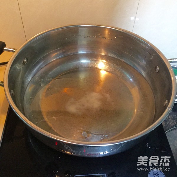 <a href=/shicai/shucai/YouCai/index.html target=_blank><u>油菜</u></a>云吞面的做法