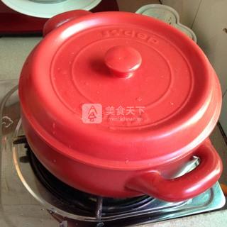 <a href=/shicai/shuichanpin/YouYu/index.html target=_blank><u>鱿鱼</u></a>茨菰莲<a href=/shicai/shucai/Ou/index.html target=_blank><u>藕</u></a>骨头汤