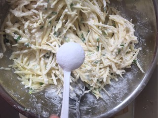 <a href=/shicai/shucai/TuDou/index.html target=_blank><u>土豆</u></a>饼