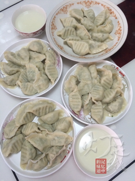 <a href=/shicai/shucai/TongHao/index.html target=_blank><u>茼蒿</u></a><a href=/shicai/shuichanpin/BoYu/index.html target=_blank><u>鲅鱼</u></a>水饺的做法