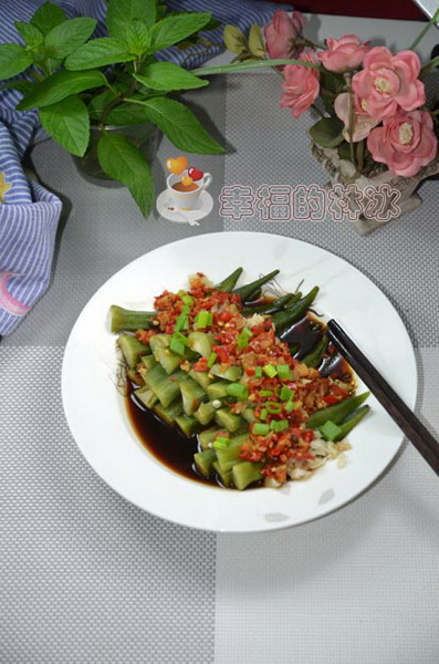 剁椒蒸<a href=/shicai/shucai/QiuKui/index.html target=_blank><u>秋葵</u></a>的做法