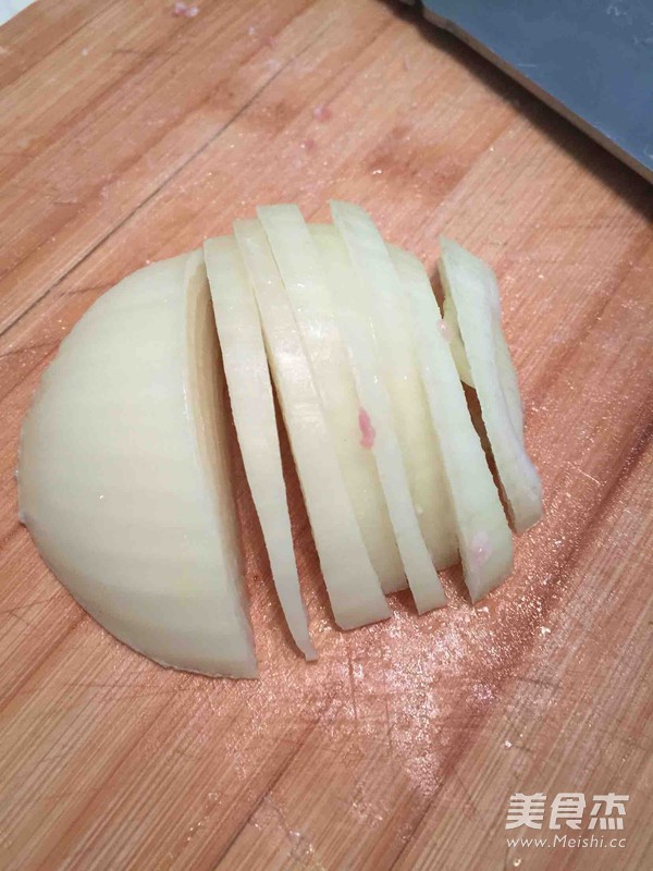 <a href=/shicai/rouqin/ZhuRou/index.html target=_blank><u>猪肉</u></a>锅贴的做法