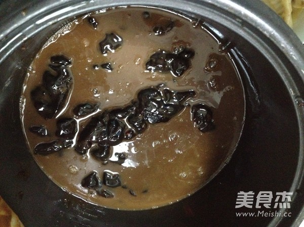 养颜美容:固元<a href=/shicai/yaoshi/EJiao/index.html target=_blank><u>阿胶</u></a>糕的做法