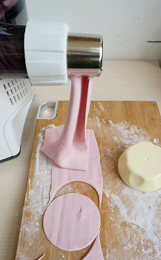 <a href=/shicai/rouqin/ZhuRou/index.html target=_blank><u>猪肉</u></a><a href=/shicai/guopin/Xing/index.html target=_blank><u>杏</u></a>鲍菇水饺