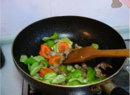 尖椒干<a href=/shicai/mimian/DouFu/index.html target=_blank><u>豆腐</u></a>