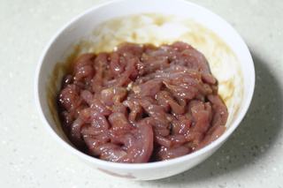 家常小炒:<a href=/shicai/shucai/BianDou/index.html target=_blank><u>扁豆</u></a>炒肉