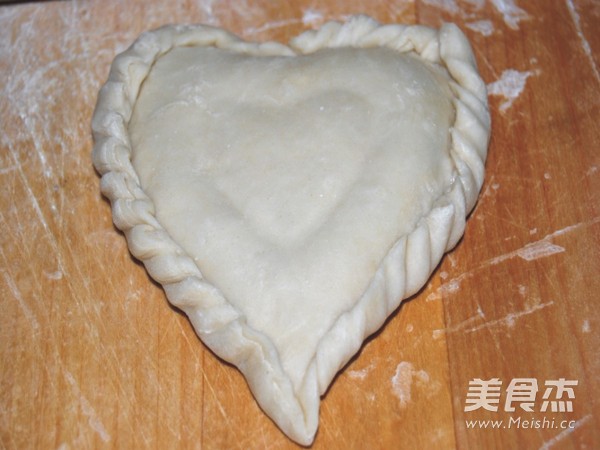 心形<a href=/shicai/shucai/JiuHuang/index.html target=_blank><u>韭黄</u></a>盒子的做法