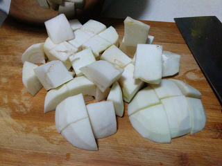 家常烧<a href=/shicai/shucai/QieZi/index.html target=_blank><u>茄子</u></a>