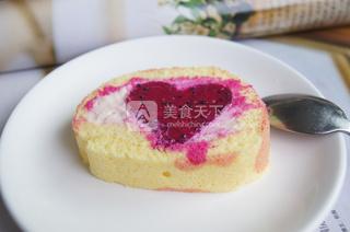 爱心<a href=zt/qifengdg target=_blank><u>戚风蛋糕</u></a>卷
