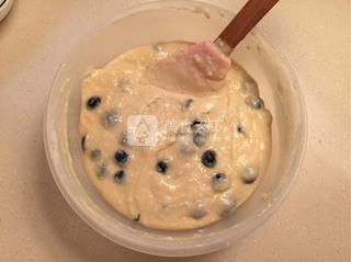 <a href=/shicai/guopin/LanMei/index.html target=_blank><u>蓝莓</u></a>奶香蛋糕