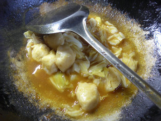 咖喱墨<a href=/shicai/shuichanpin/YuWan/index.html target=_blank><u>鱼丸</u></a>圆<a href=/shicai/shucai/BaiCai/index.html target=_blank><u>白菜</u></a>