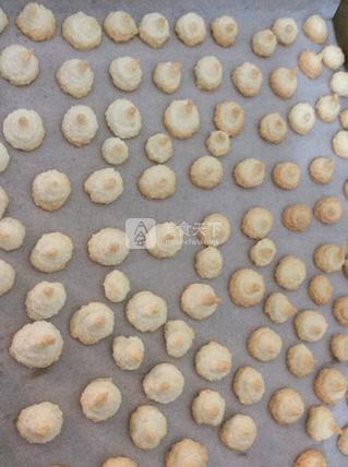 <a href=/shicai/guopin/YeZi/index.html target=_blank><u>椰子</u></a>蛋白脆