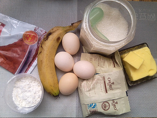 <a href=/shicai/mimian/QiaoKeLi/index.html target=_blank><u>巧克力</u></a>水果裸蛋糕