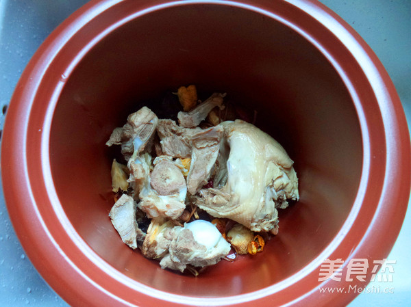 菌菇养生滋补汤的做法