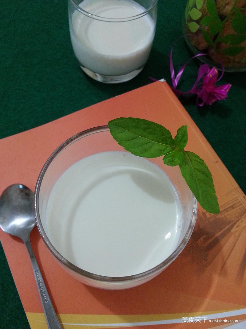 <a href=/shicai/guopin/XingRen/index.html target=_blank><u><a href=/shicai/guopin/Xing/index.html target=_blank><u>杏</u></a>仁</u></a>奶茶