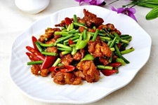 <a href=/shicai/shucai/SuanMiao/index.html target=_blank><u>蒜苗</u></a>肉丝