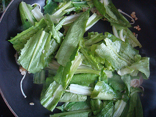 <a href=/shicai/shucai/YouMaiCai/index.html target=_blank><u>油麦菜</u></a>炒金针菇