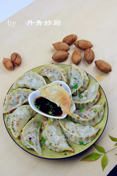 <a href=/shicai/rouqin/YangRou/index.html target=_blank><u>羊肉</u></a>煎饺