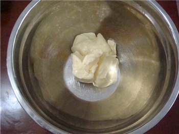 芝香<a href=/shicai/guopin/Zao/index.html target=_blank><u>枣</u></a>泥磅蛋糕步骤1