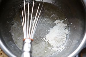 <a href=/shicai/guopin/HuaSheng/index.html target=_blank><u>花生</u></a>薄脆饼干步骤6