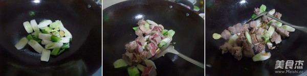 咖喱<a href=/shicai/rouqin/NiuNan/index.html target=_blank><u>牛腩</u></a>饭的做法