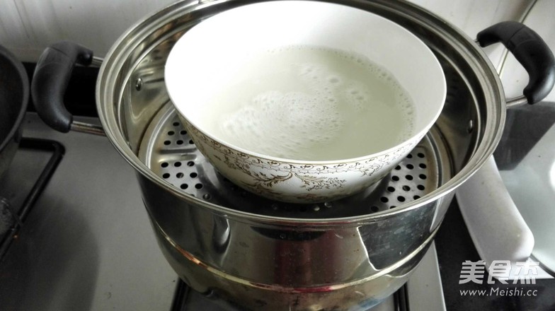 自制<a href=/shicai/mimian/DouFuNao/index.html target=_blank><u><a href=/shicai/mimian/DouFu/index.html target=_blank><u>豆腐</u></a>脑</u></a>的做法