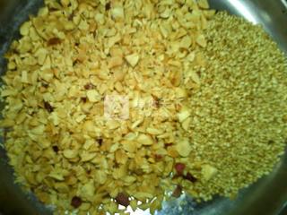 <a href=/shicai/guopin/HuaSheng/index.html target=_blank><u>花生</u></a>糖