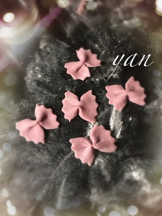 <a href=/shicai/shucai/ZiShu/index.html target=_blank><u>紫薯</u></a>蝴蝶面