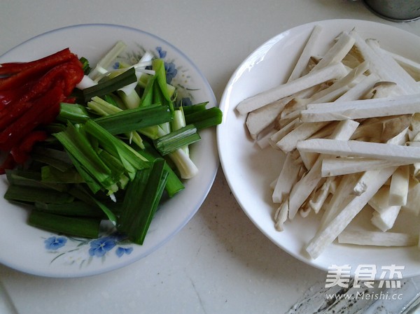 素炒<a href=/shicai/guopin/Xing/index.html target=_blank><u>杏</u></a>鲍菇的做法