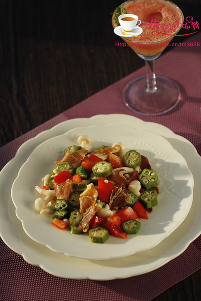 <a href=/shicai/shucai/QiuKui/index.html target=_blank><u>秋葵</u></a><a href=/shicai/shucai/MoGu/index.html target=_blank><u>蘑菇</u></a><a href=/shicai/rouqin/HuoTui/index.html target=_blank><u>火腿</u></a>沙拉的做法