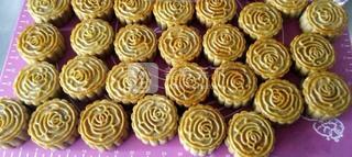 广式椰蓉蛋黄月饼