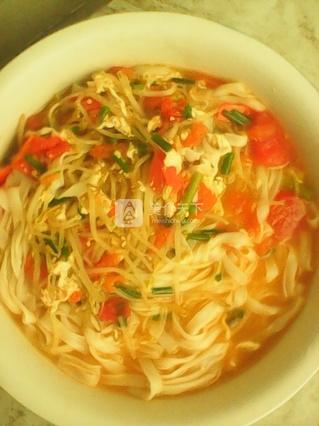 番茄<a href=/shicai/rouqin/JiDan/index.html target=_blank><u>鸡蛋</u></a>汤粉