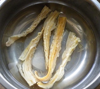 <a href=/shicai/mimian/FuZhu/index.html target=_blank><u>腐竹</u></a>莴荀炒肉