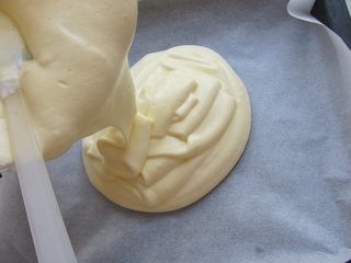 <a href=/shicai/guopin/MangGuo/index.html target=_blank><u>芒果</u></a>蛋糕卷