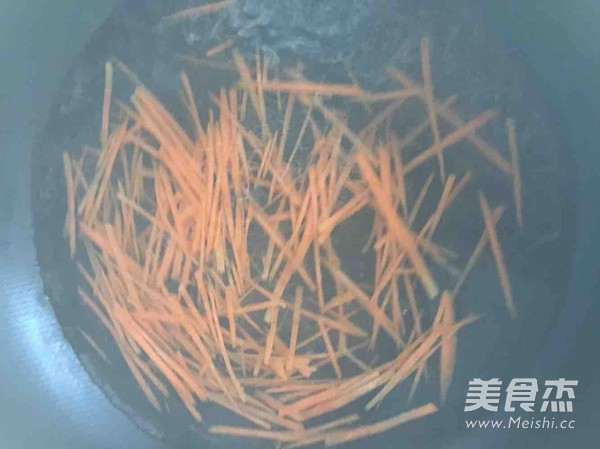 <a href=zt/lbjzg target=_blank><u>凉拌金针菇</u></a>的做法