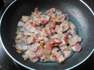 <a href=/shicai/rouqin/PeiGen/index.html target=_blank><u>培根</u></a>杂蔬炒乌冬面