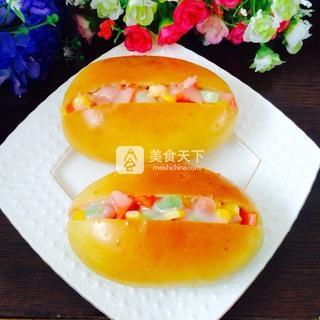 简单色拉<a href=/shicai/mimian/MianBao/index.html target=_blank><u>面包</u></a>