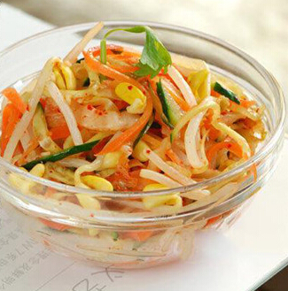 如何做<a href=/shicai/shucai/DongSun/index.html target=_blank><u>冬笋</u></a>炝<a href=/shicai/mimian/HuangDou/index.html target=_blank><u>黄豆</u></a>芽?