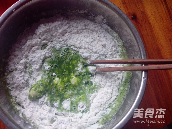 <a href=/shicai/shucai/BoCai/index.html target=_blank><u>菠菜</u></a><a href=/shicai/rouqin/JiDan/index.html target=_blank><u>鸡蛋</u></a>饼的做法