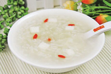 <a href=/shicai/shucai/YinEr/index.html target=_blank><u>银耳</u></a>雪<a href=/shicai/guopin/Li/index.html target=_blank><u>梨</u></a>粥的做法